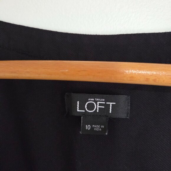 EUC LIKE NEW LOFT SLEEVELESS SPLIT V NECK BLACK SOFT JUMPSUIT SIZE 10 / M - Picture 10 of 16